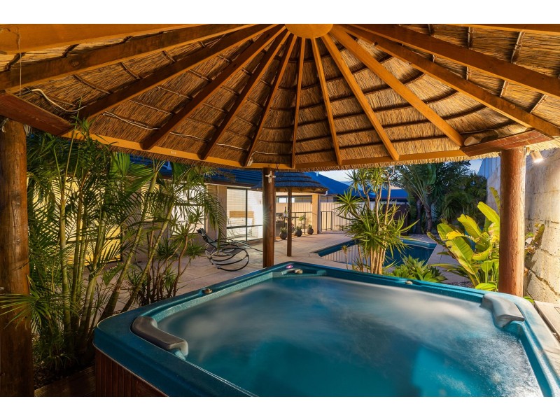 8 Ankuri Pass, Carramar WA 6031