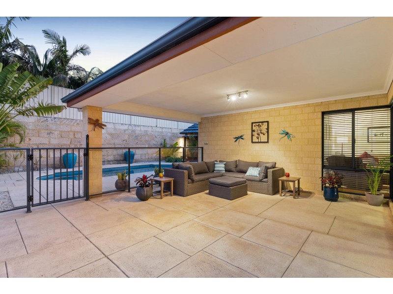 8 Ankuri Pass, Carramar WA 6031