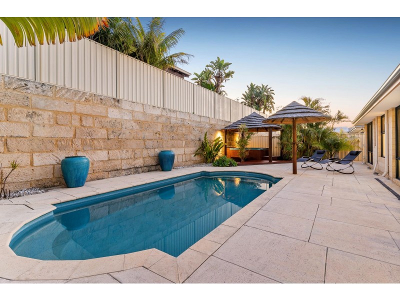 8 Ankuri Pass, Carramar WA 6031