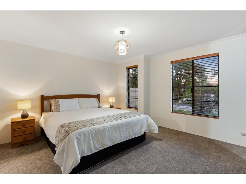 8 Ankuri Pass, Carramar WA 6031