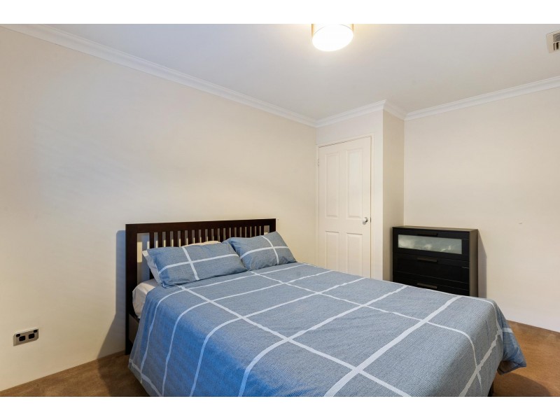 8 Ankuri Pass, Carramar WA 6031