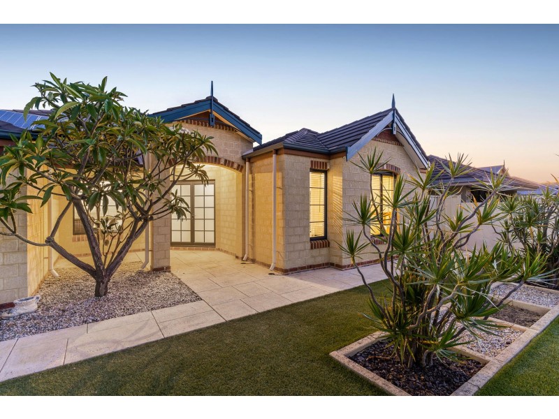 8 Ankuri Pass, Carramar WA 6031