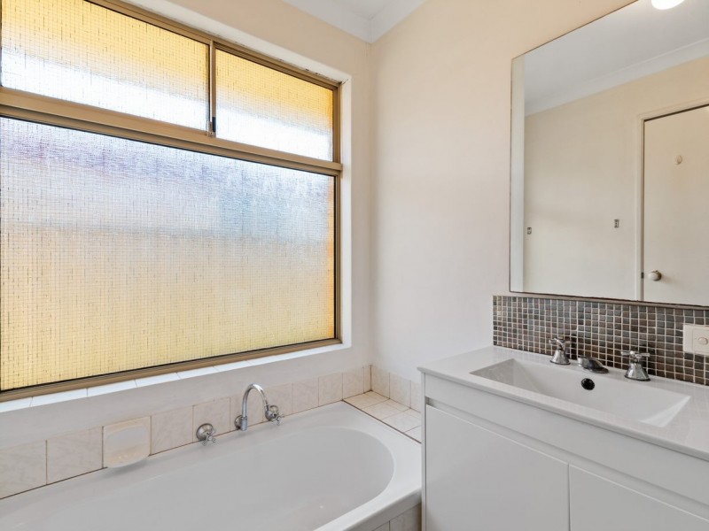 9 Dauphine Place, Joondalup WA 6027