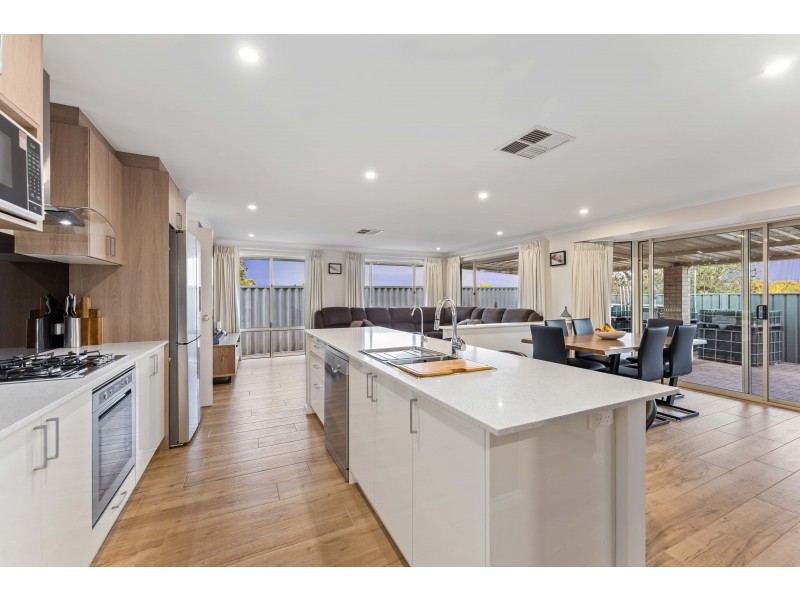 3 Shelter Cove, Banksia Grove WA 6031