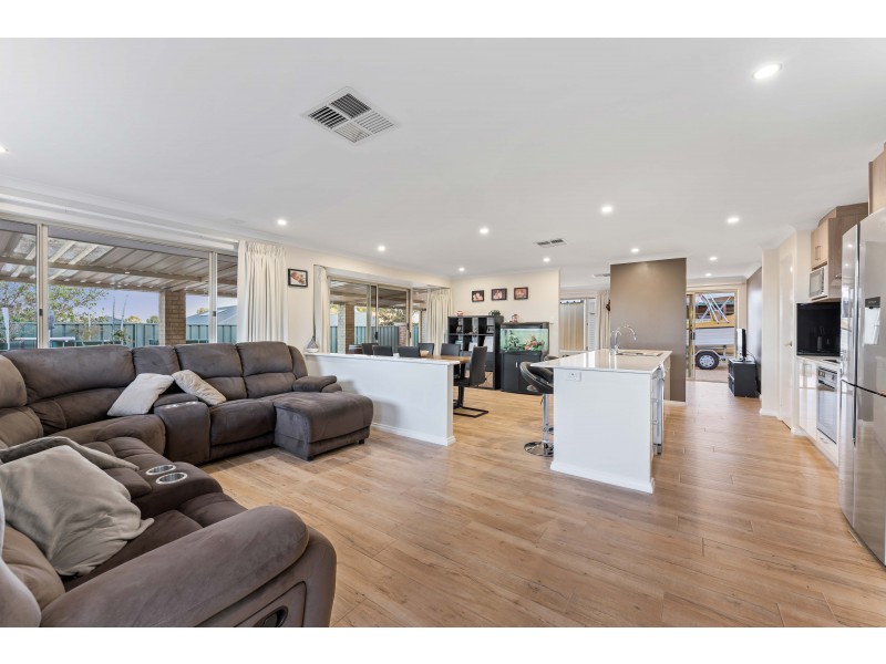 3 Shelter Cove, Banksia Grove WA 6031