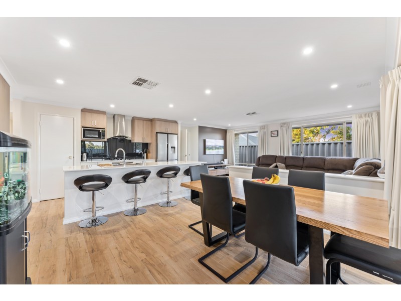 3 Shelter Cove, Banksia Grove WA 6031