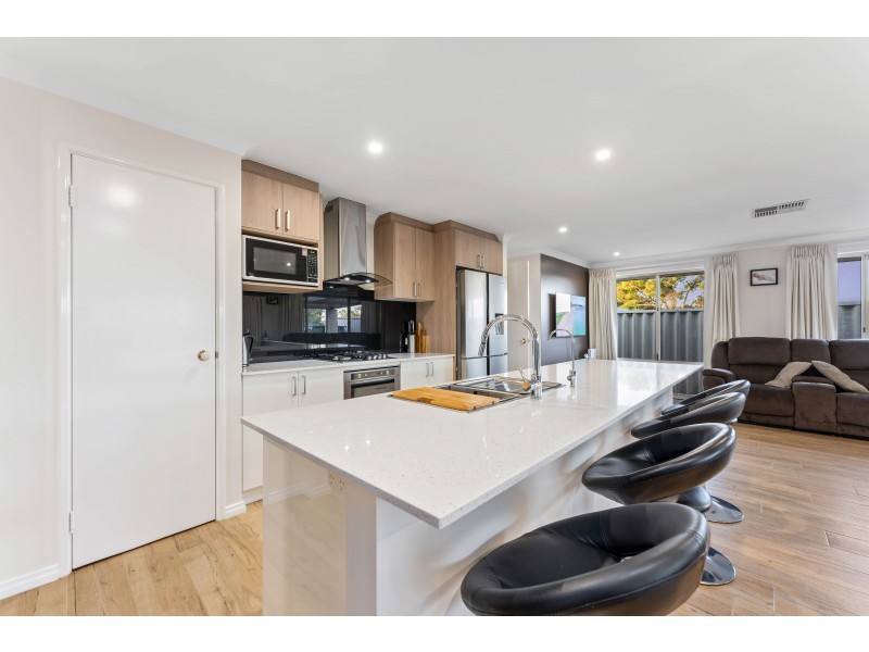 3 Shelter Cove, Banksia Grove WA 6031