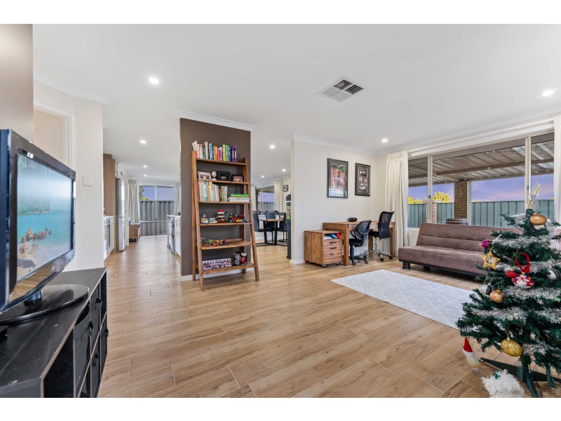 3 Shelter Cove, Banksia Grove WA 6031