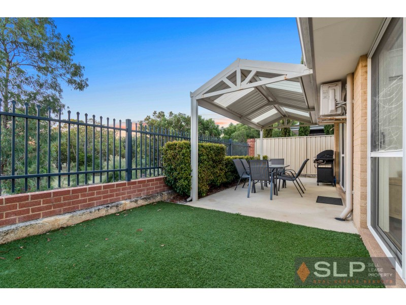 5 Atley Pass, Carramar WA 6031