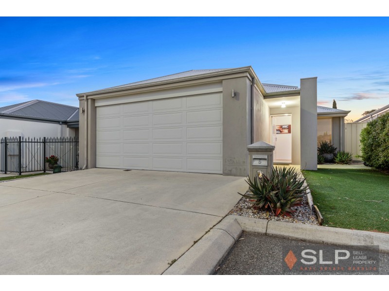 5 Atley Pass, Carramar WA 6031