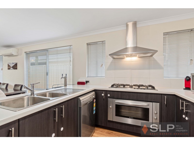 5 Atley Pass, Carramar WA 6031