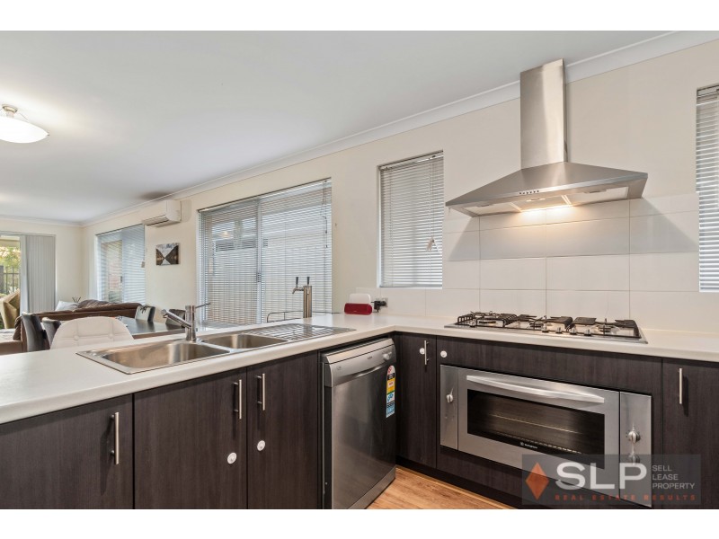 5 Atley Pass, Carramar WA 6031