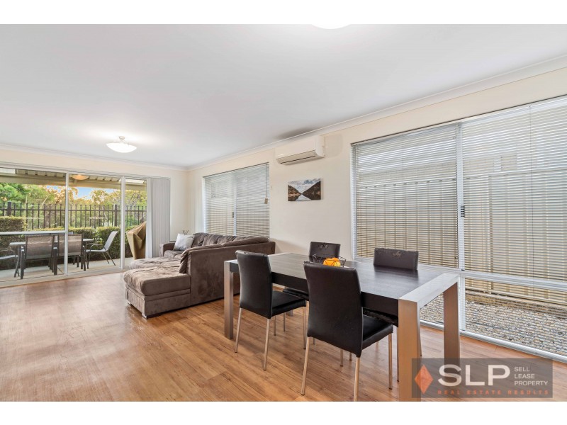 5 Atley Pass, Carramar WA 6031