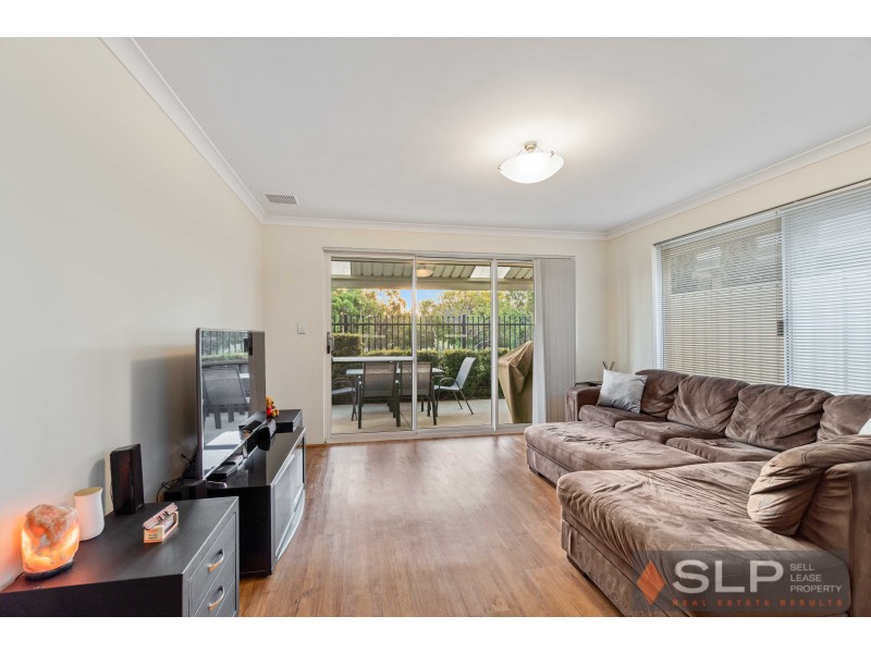 5 Atley Pass, Carramar WA 6031