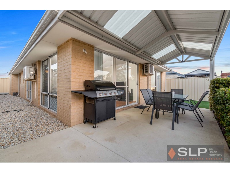 5 Atley Pass, Carramar WA 6031