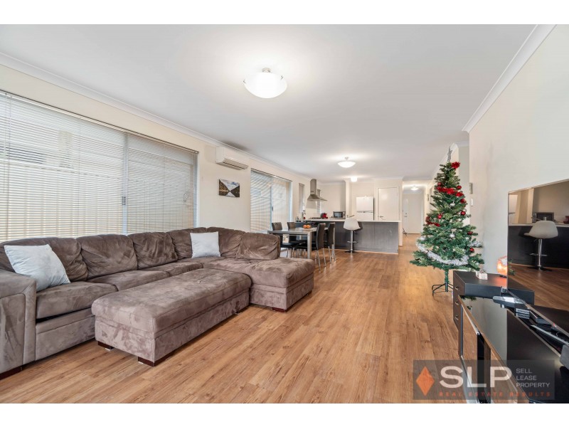 5 Atley Pass, Carramar WA 6031