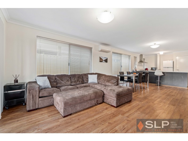 5 Atley Pass, Carramar WA 6031