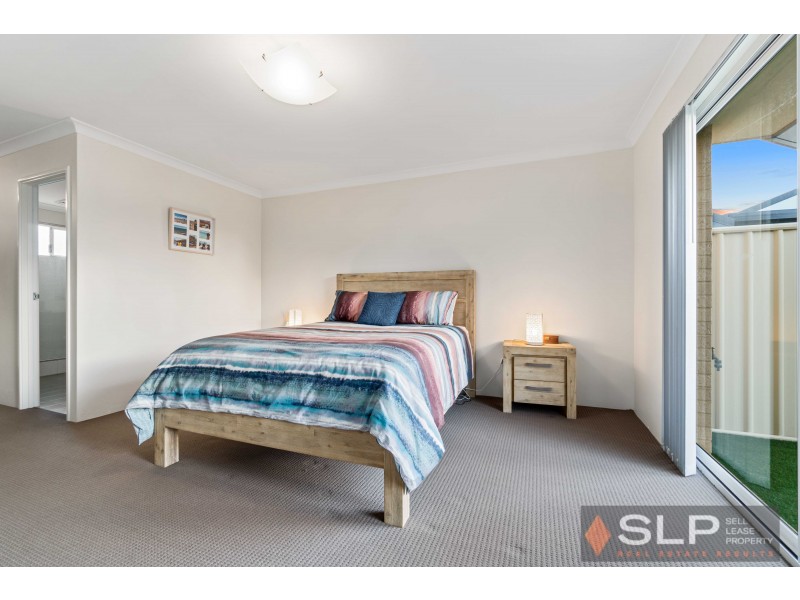 5 Atley Pass, Carramar WA 6031