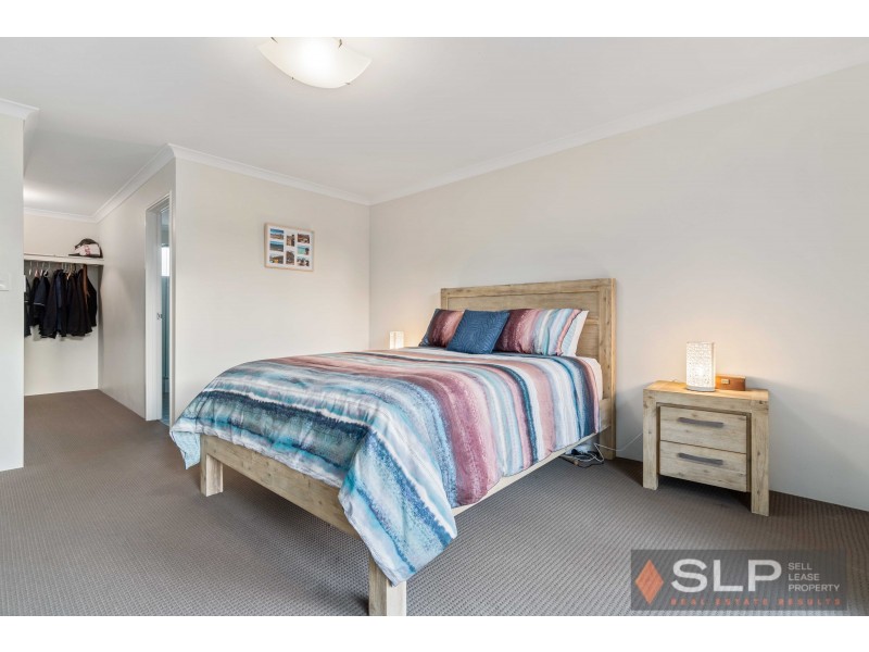 5 Atley Pass, Carramar WA 6031