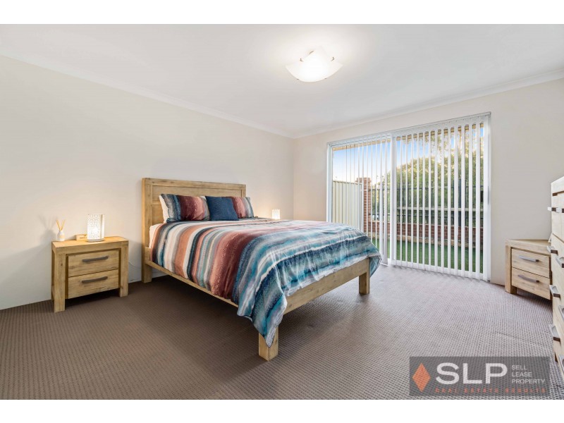 5 Atley Pass, Carramar WA 6031