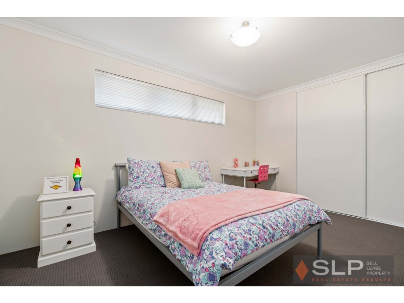 5 Atley Pass, Carramar WA 6031