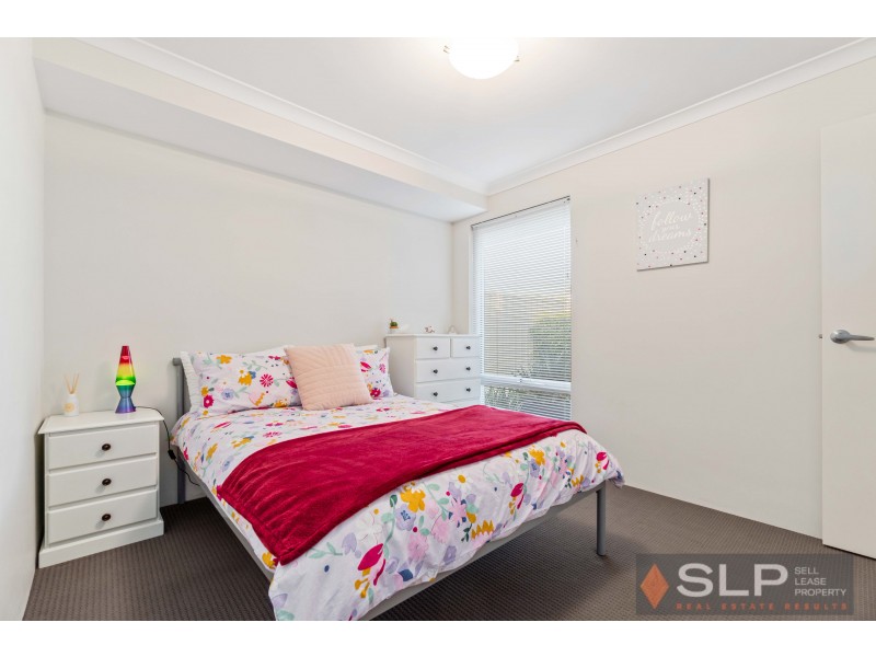 5 Atley Pass, Carramar WA 6031