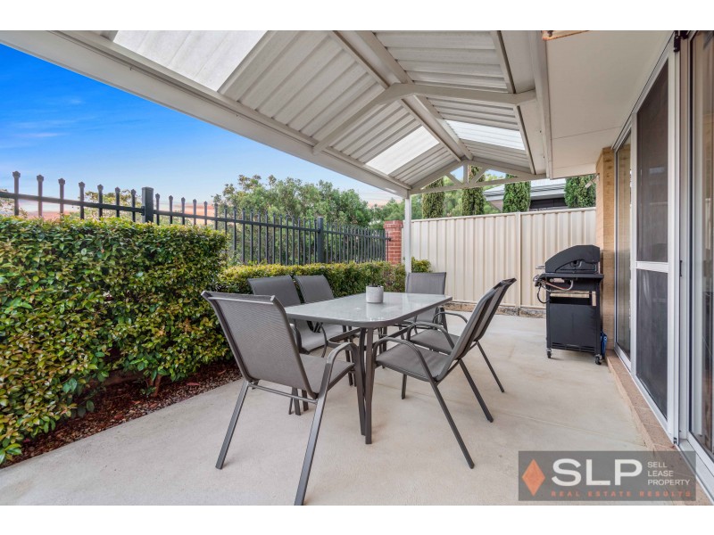 5 Atley Pass, Carramar WA 6031