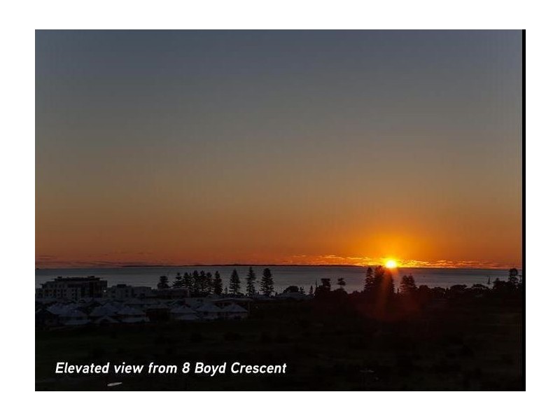 8 Boyd Crescent, Hamilton Hill WA 6163