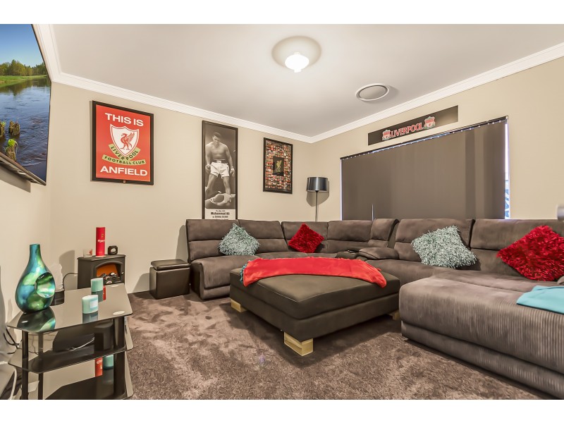 5 Featherleaf Elbow, Banksia Grove WA 6031