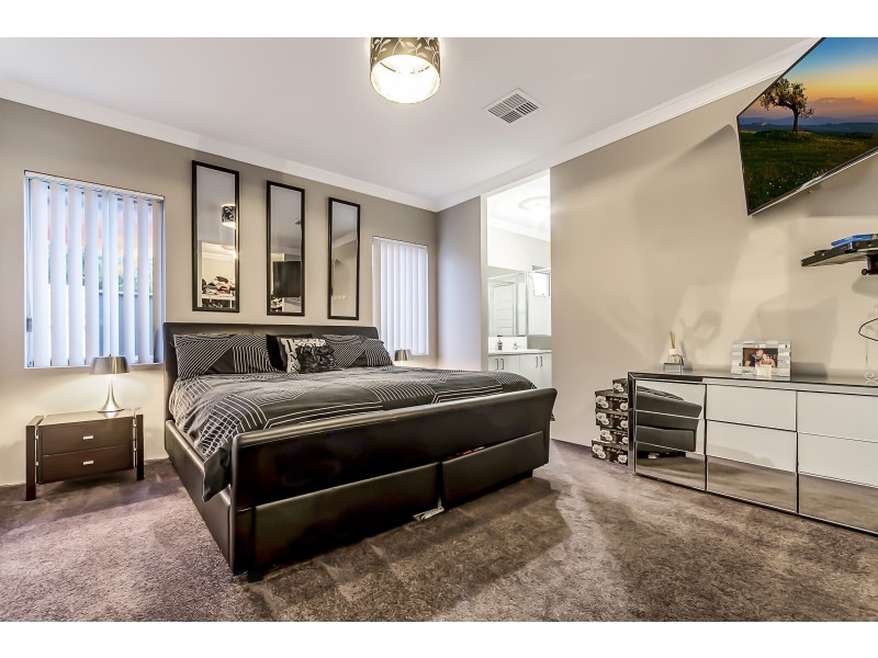 5 Featherleaf Elbow, Banksia Grove WA 6031