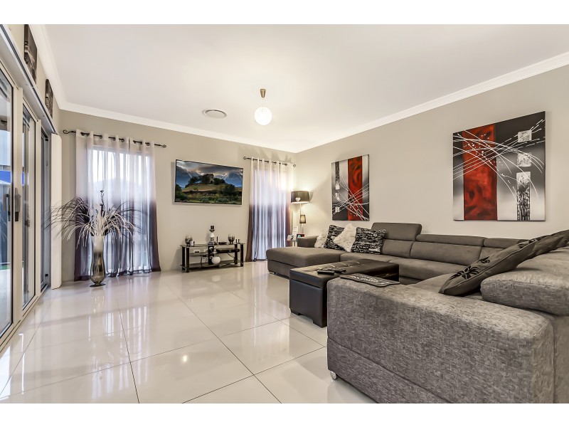 5 Featherleaf Elbow, Banksia Grove WA 6031