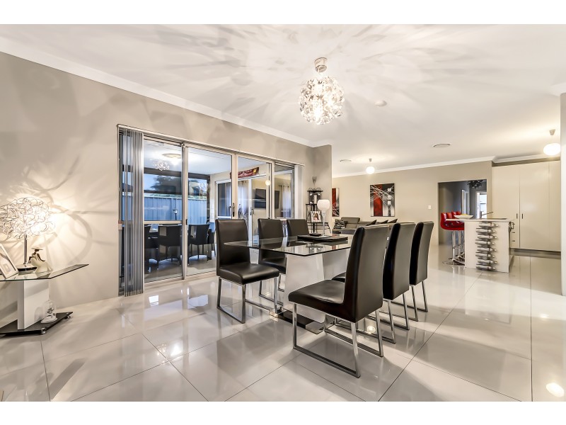 5 Featherleaf Elbow, Banksia Grove WA 6031