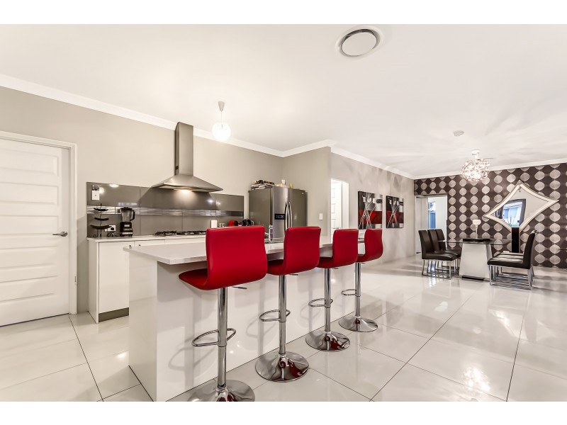 5 Featherleaf Elbow, Banksia Grove WA 6031