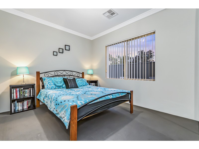 5 Featherleaf Elbow, Banksia Grove WA 6031