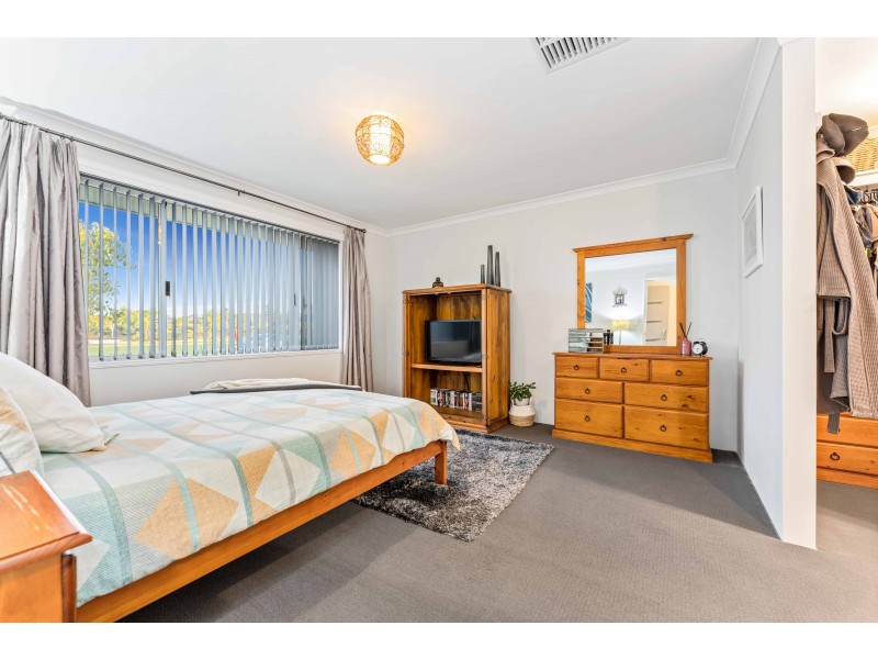 4 Burma Loop, Banksia Grove WA 6031