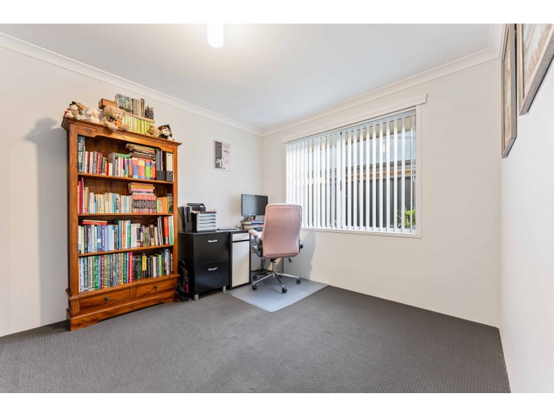 4 Burma Loop, Banksia Grove WA 6031