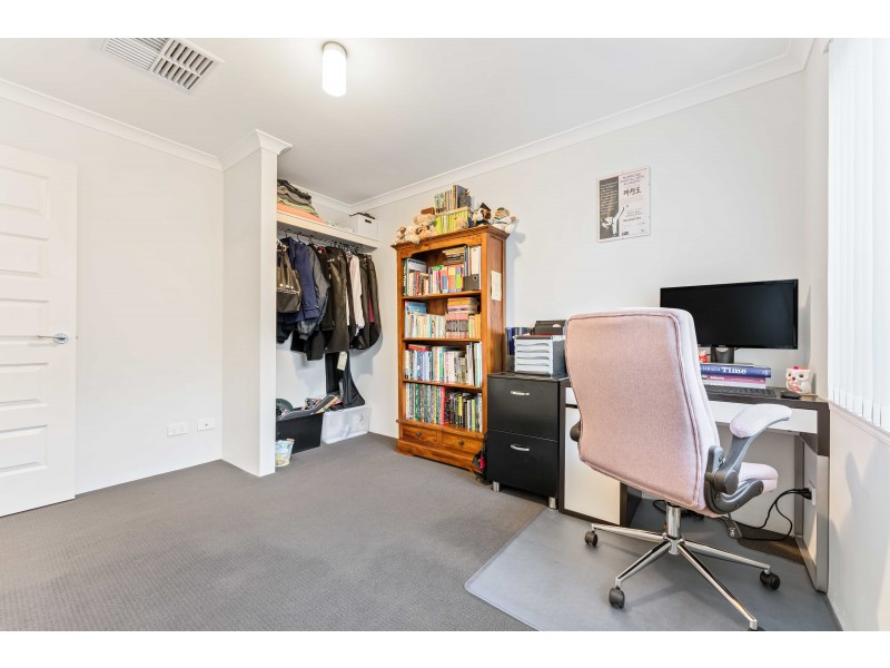 4 Burma Loop, Banksia Grove WA 6031