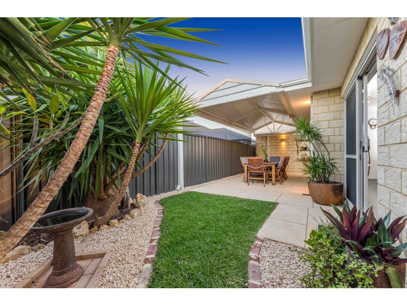 4 Burma Loop, Banksia Grove WA 6031