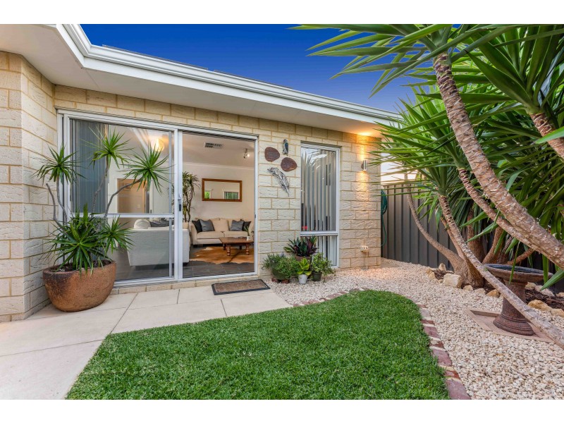 4 Burma Loop, Banksia Grove WA 6031