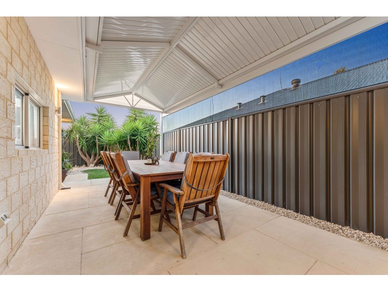 4 Burma Loop, Banksia Grove WA 6031