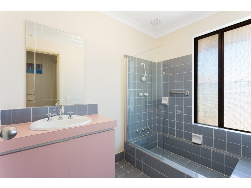 96 Plover Drive, Yangebup WA 6164