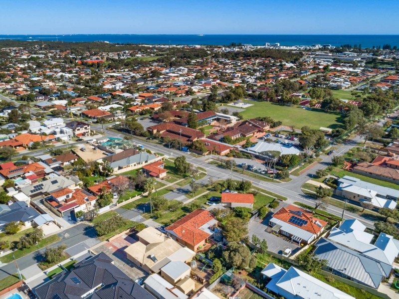 4A Warren Street, Beaconsfield WA 6162