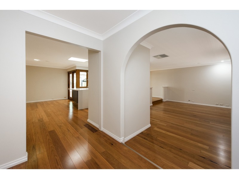 4 Bruce Court, Leeming WA 6149