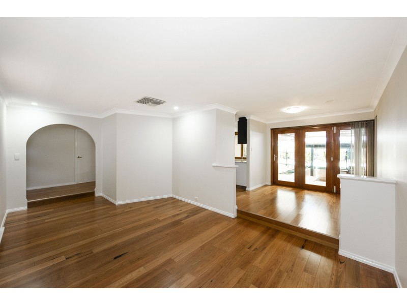 4 Bruce Court, Leeming WA 6149