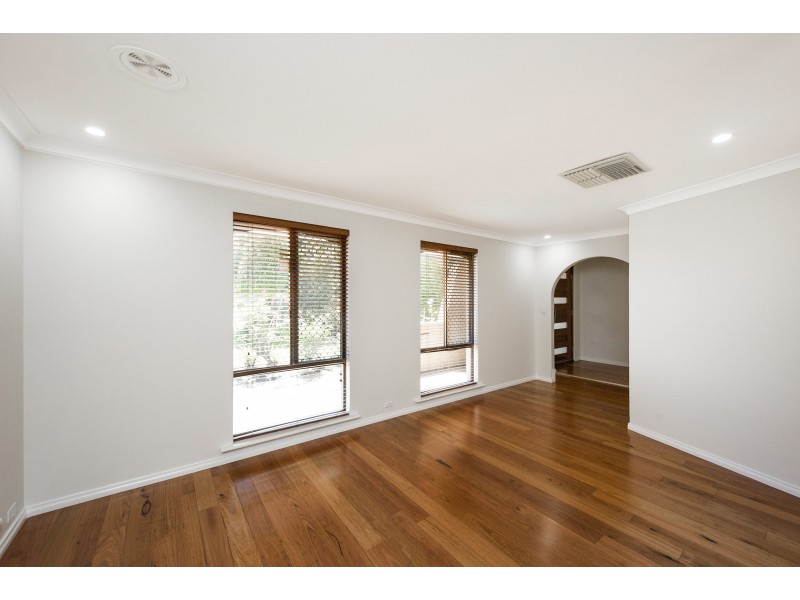 4 Bruce Court, Leeming WA 6149