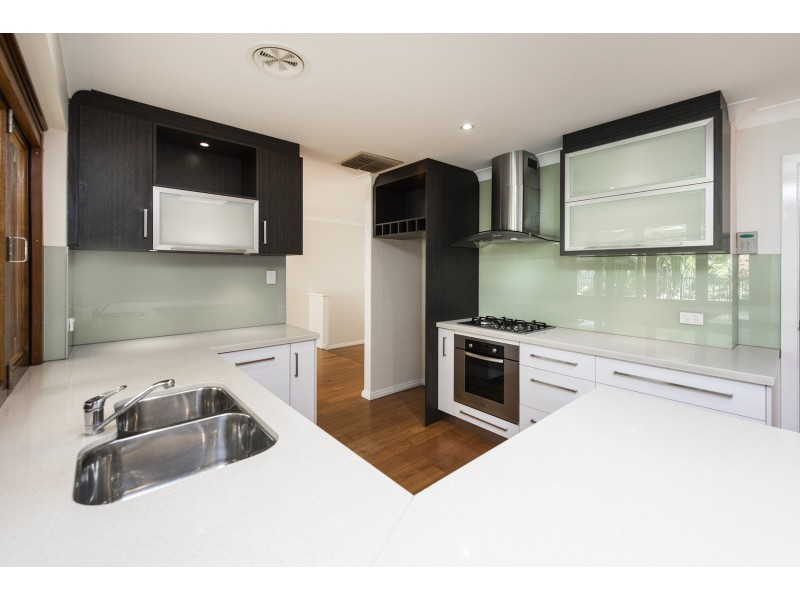 4 Bruce Court, Leeming WA 6149