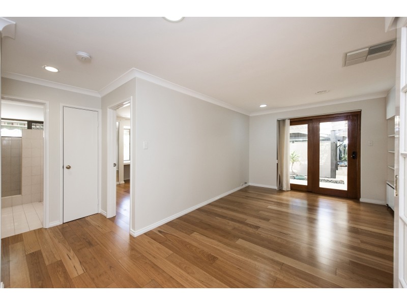 4 Bruce Court, Leeming WA 6149