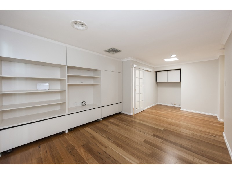 4 Bruce Court, Leeming WA 6149