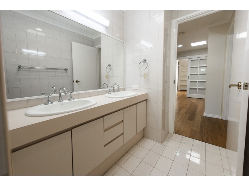 4 Bruce Court, Leeming WA 6149