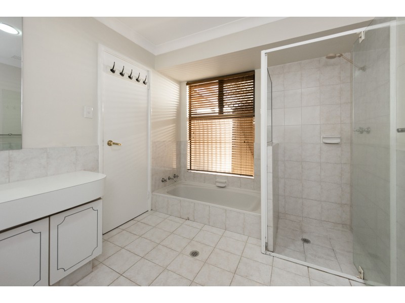 4 Bruce Court, Leeming WA 6149